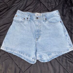 Abercrombie & Fitch Mom Short High Rise